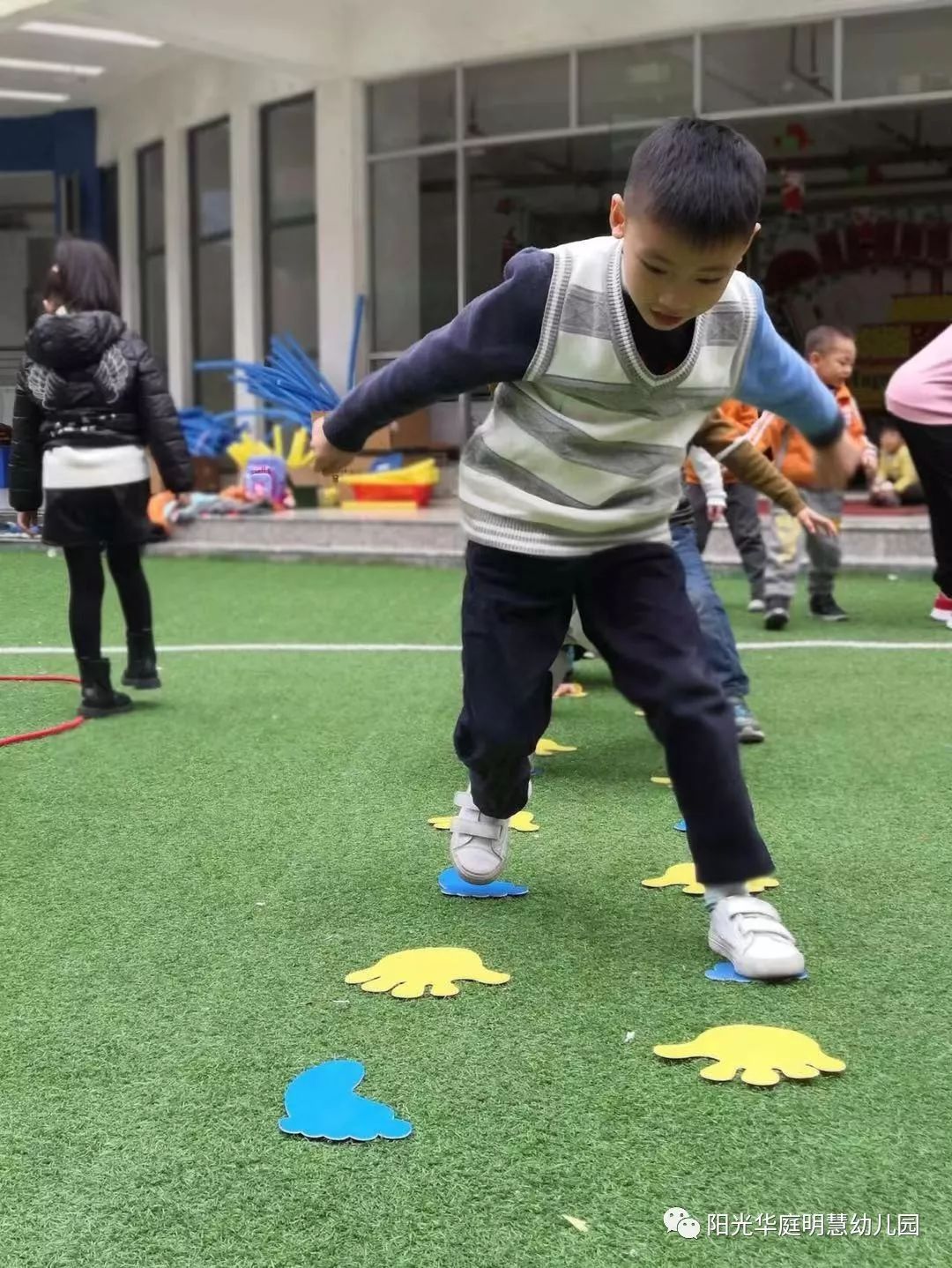 快乐游戏健康你我明慧幼儿园户外体育游戏活动