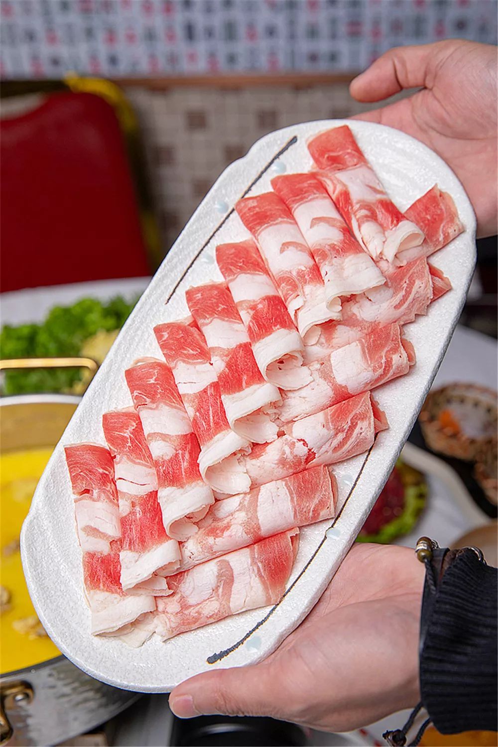 乐清这家火锅店可以1s闪现到老香港街头