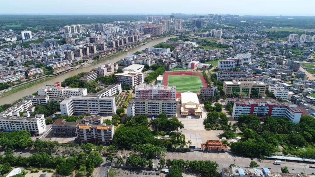 海南西部名校临高中学