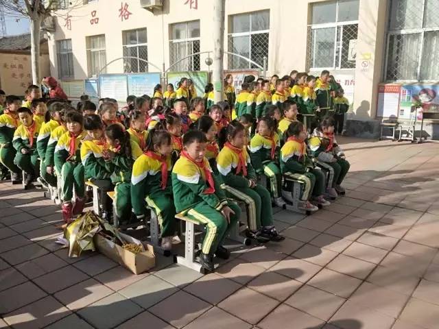 道朗镇中心小学图片