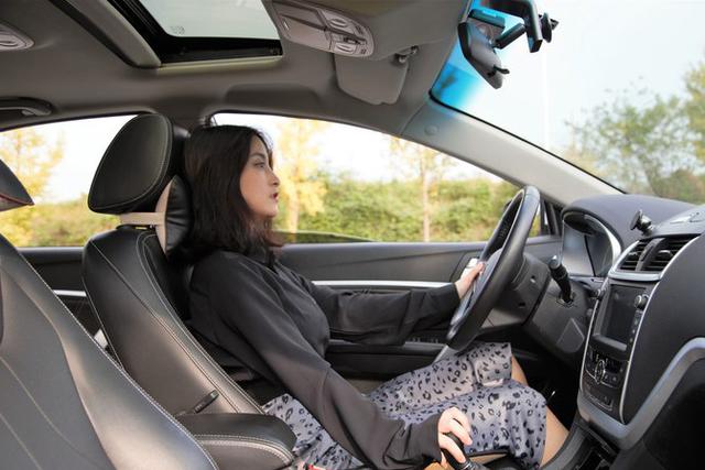 2020年女性开的suv车排名_5.46秒破百,2020年开上这台SUV,不愁找不到女朋友!