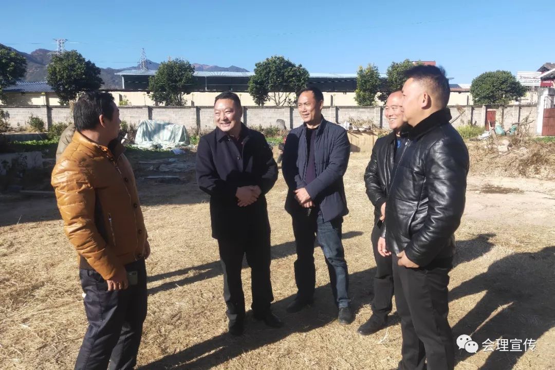 会理县领导现场办公推进城市规划项目进度!