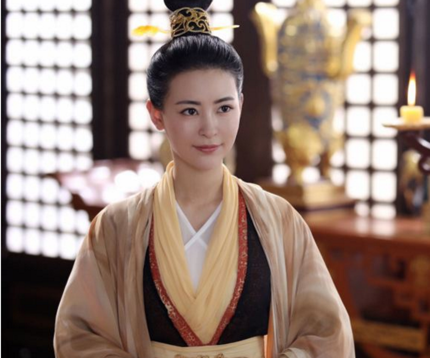 张净桐这一个名字大家或许还不太熟悉,她在《三生三世十里桃花》中也