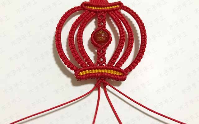 在这面看起来有5个半雀头结的样子就行了31,两根轴线做一个斜卷结32,4