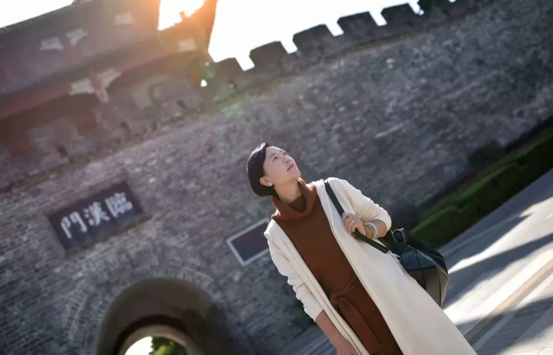 《香袭书卷》