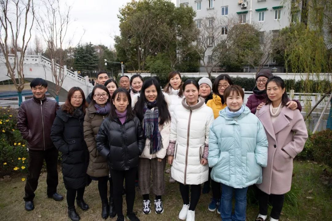 启良中学工会举行迎新徒步活动