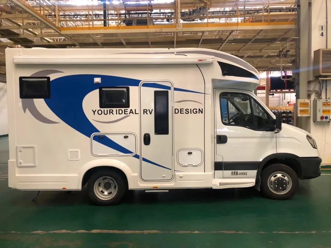 全家出行超大空间威士捷依维柯小额头c型房车