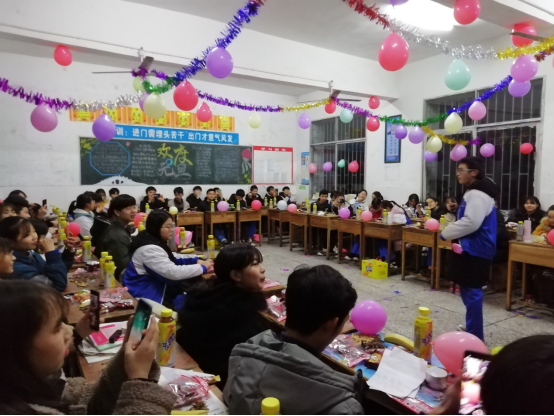 流光溢彩五十载,炫舞飞扬迎新年——澧县三中隆重庆祝2020年元旦