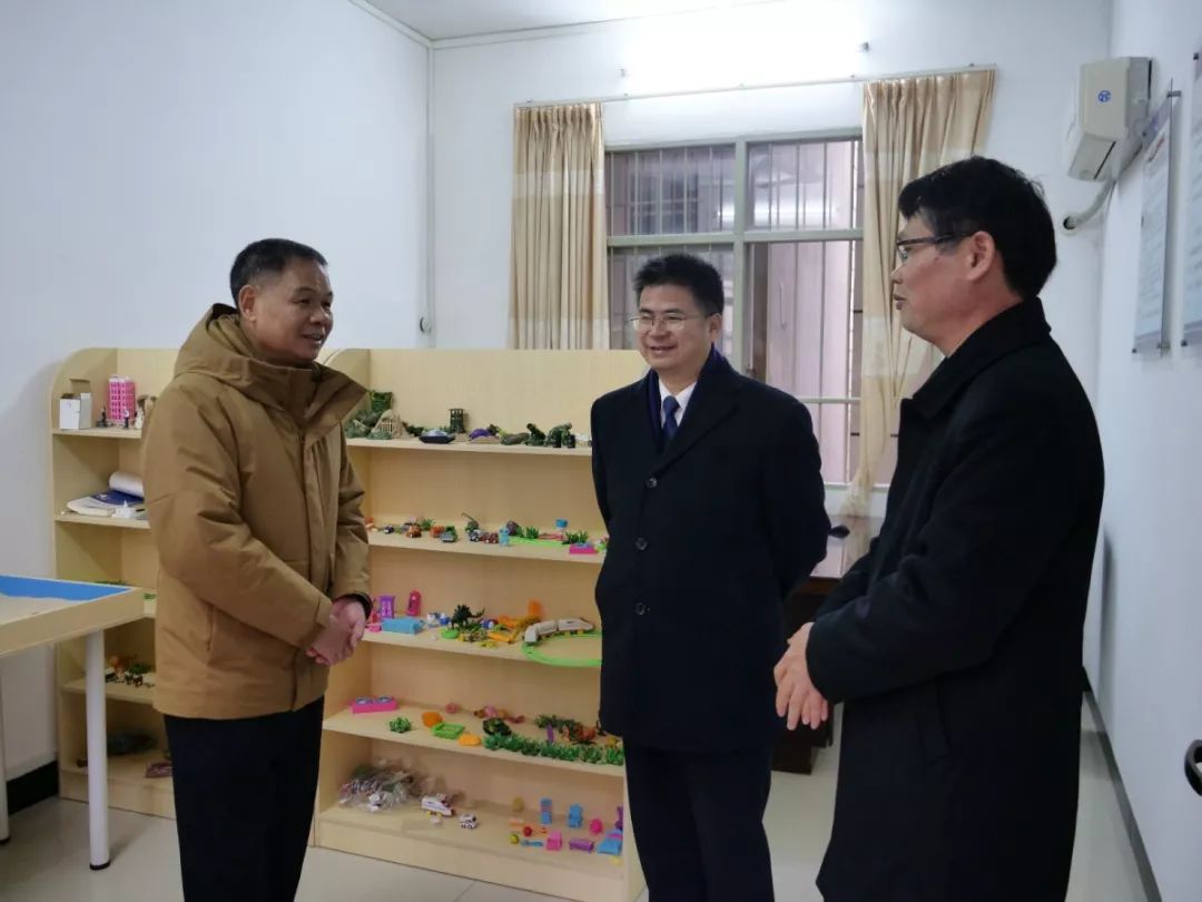 自治区司法厅党委委员,自治区监狱管理局党委书记,局长李健一行到荔浦