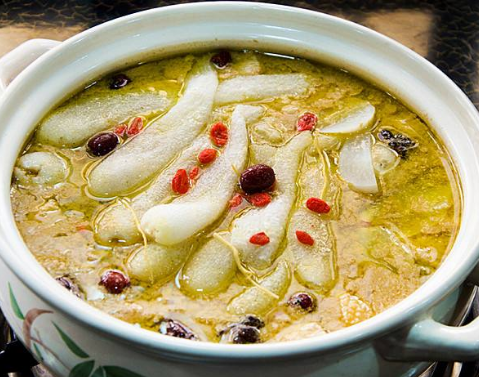 年夜饭露一手:竹荪鲍鱼菌炖鸡