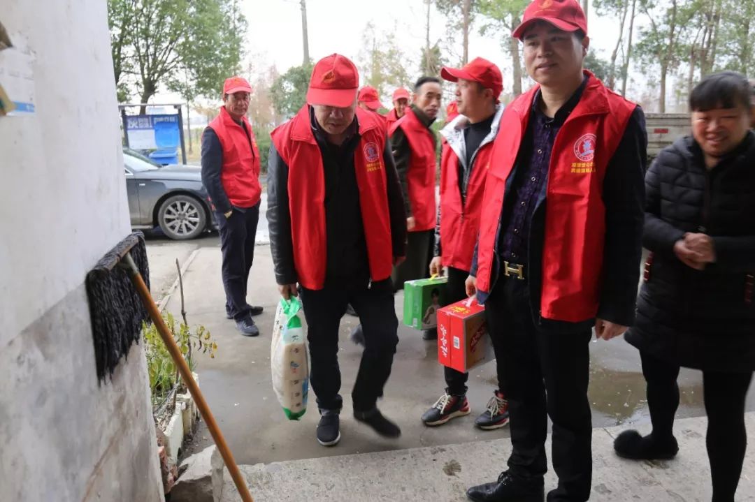 伴隨著寒風,陽光志願者們先後來到橋頭葉村,下林橋村,橋頭葉村,前平橋