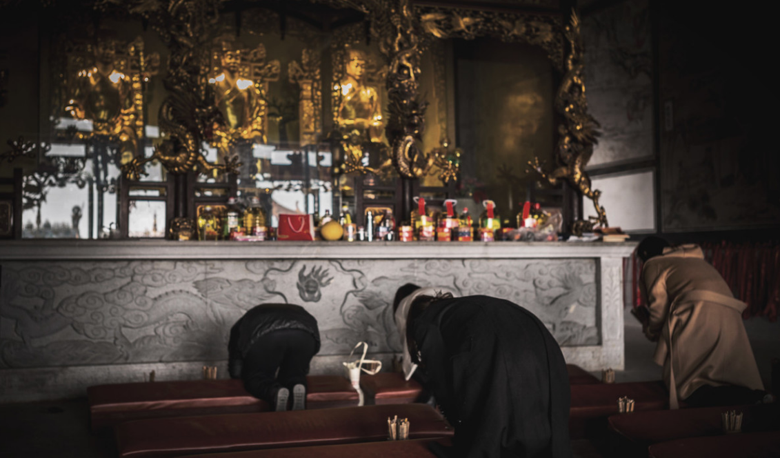 去寺庙烧香拜佛时,需要注意什么?这四点常识很重要