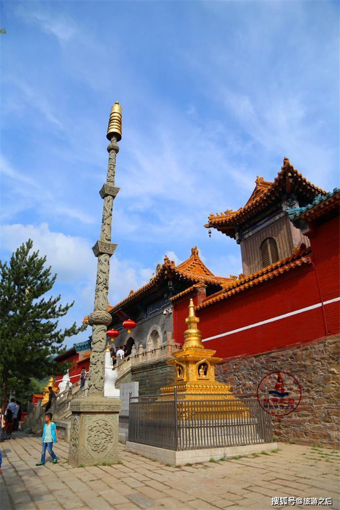 原创五台山旅游之后, 中国唯一两教合一的地方, 五峰耸立, 峰顶平坦