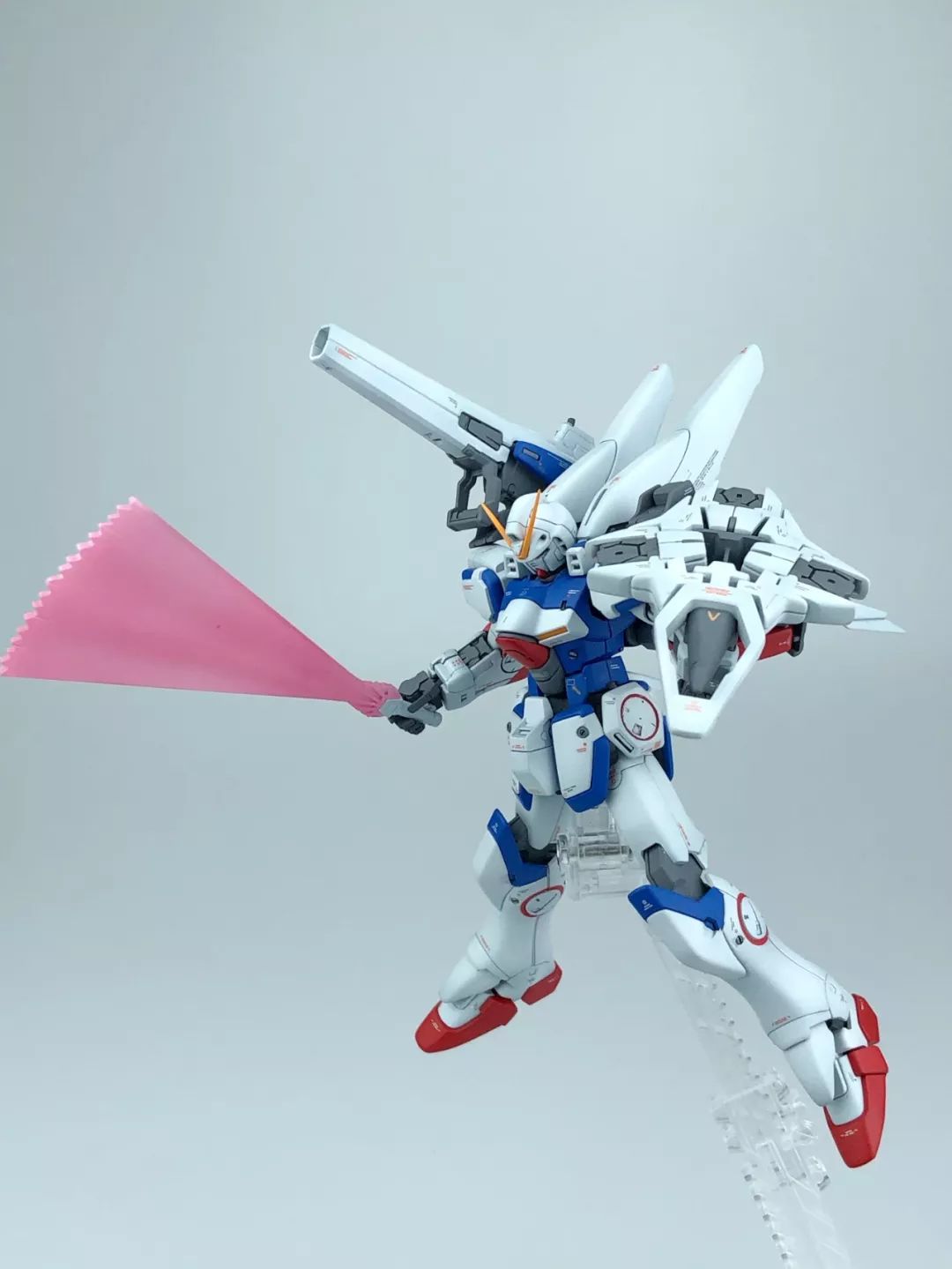 老婆说平喷会很小白脸,所以这个2v高达就做了淡淡的阴影