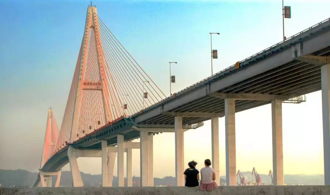 记者凌晨直击别了礐石大桥20年收费史来了一湾两岸新时代