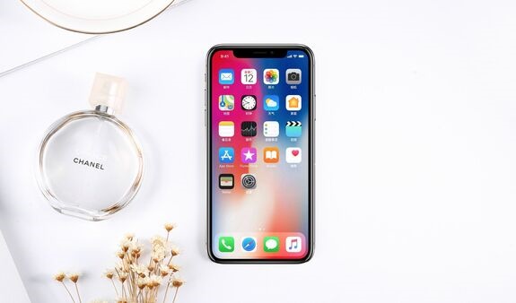 苹果新专利设计图曝光！新iPhone可能会去掉刘海进化成真·全面屏_Touch