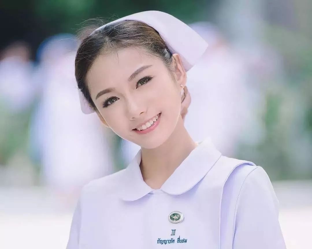 回眸美小护脱胎换骨了