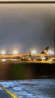 多伦多机场两客机相撞,波音将空客拖行90度!幸亏当时……