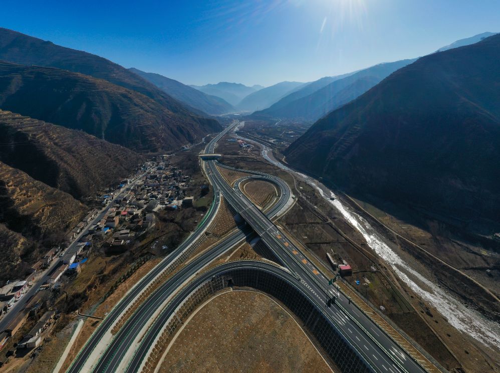 渭武高速公路陇南段今日通车航拍多图