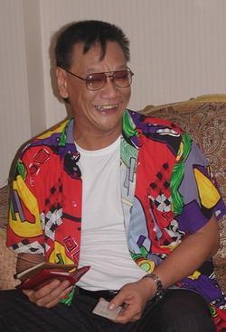 在2015年某日何家驹因病去世,享年66岁,后事还是好友曹查理和李兆基