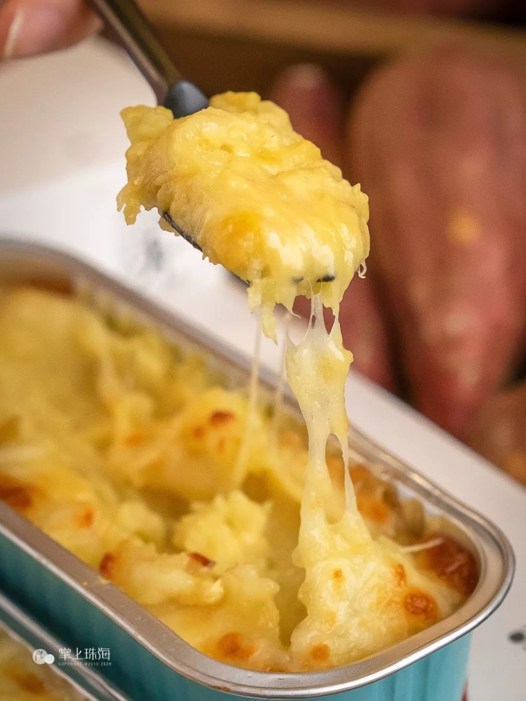 一勺下去,榴莲,红薯,芝士酱统统拿下,痴迷榴莲的我吃上两三个都不是