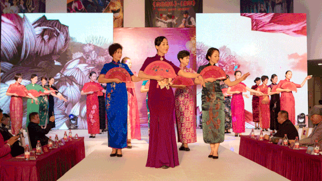 639_359gif 动态图 动图