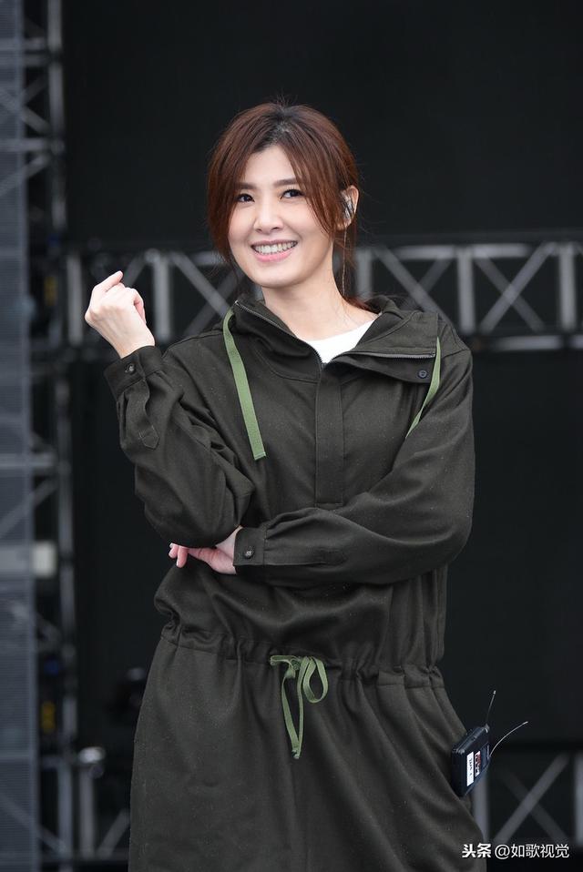 49岁苏慧伦亮相台北,千娇百媚风韵犹存,曾被封为玉女掌门人_电影