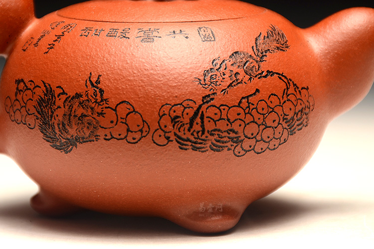 鼠年臻品朱鸿钧松鼠葡萄紫砂壶赏析