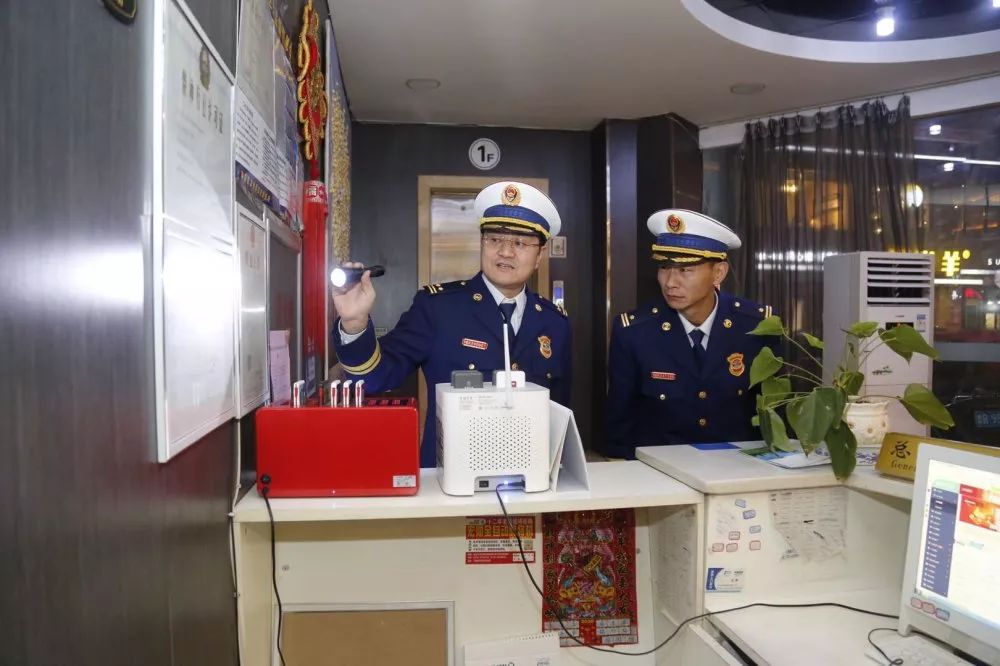 支队长带队,支队党委成员分包基层大队,市公安局赵友刚副局长统筹安排