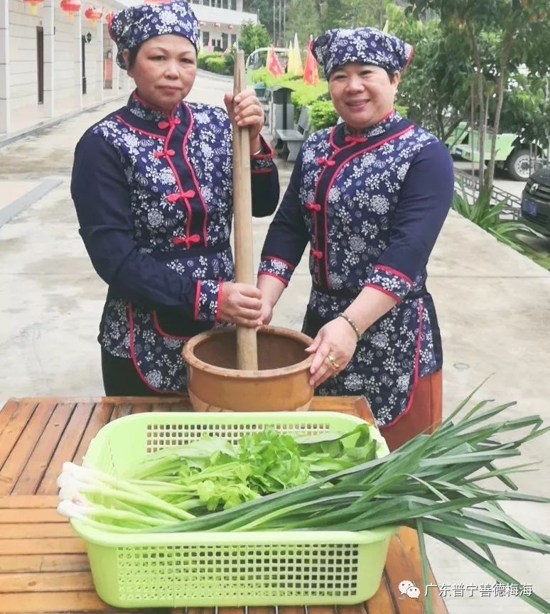 埔心春姑娘擂茶04房日红 黄雪凤,来自善德村善美油茶03房琼香 房小红