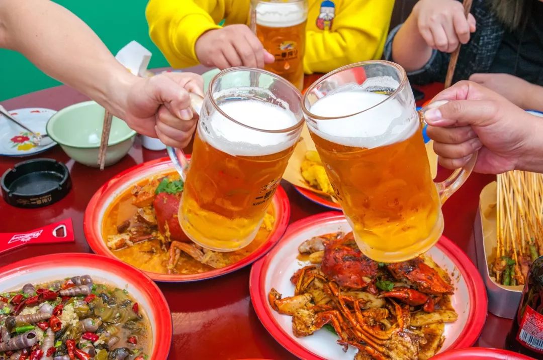 这家大排档厉害了竟然把80年代的老福州搬来了内含福利