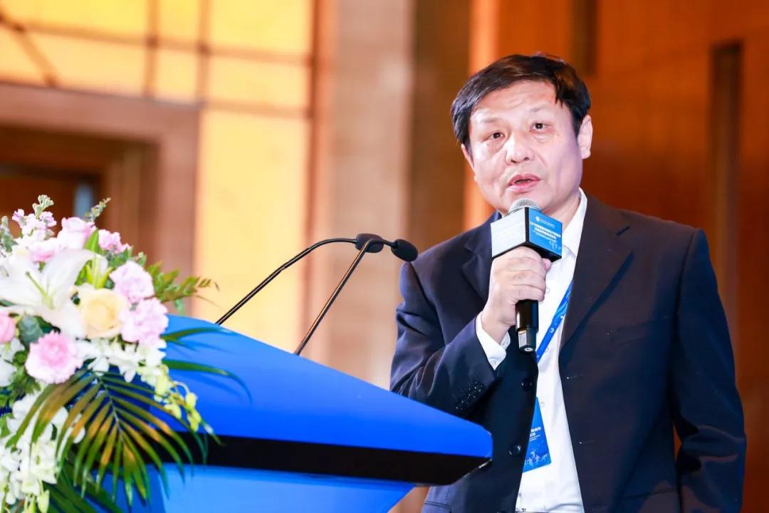 原国家体育总局群体司副司长,现中国体育场馆协会副会长 张栋