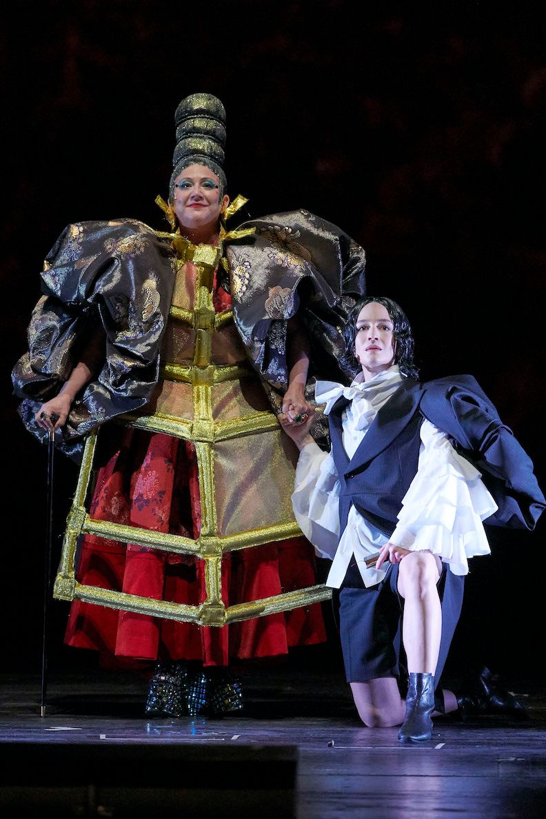 戏服设计丨川久保玲首次执导舞台剧 Orlando 服装造型设计 歌剧