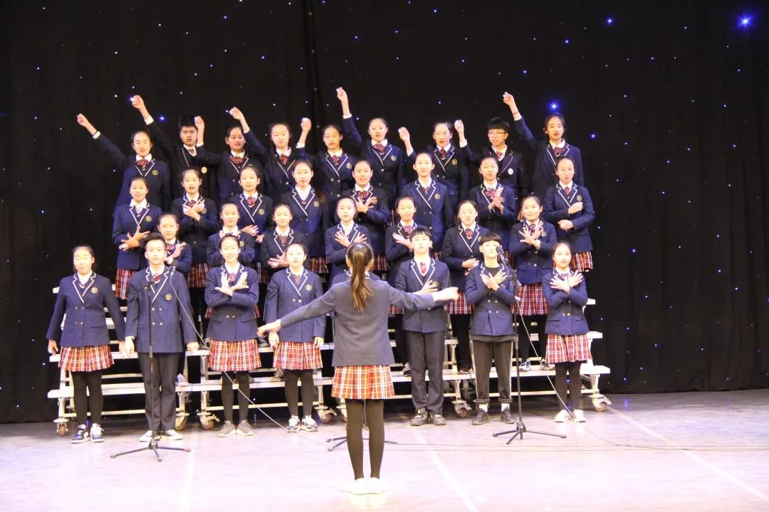 青春飞扬展风采嘹亮歌声庆元旦青岛西海岸新区音乐学校举办首届合唱