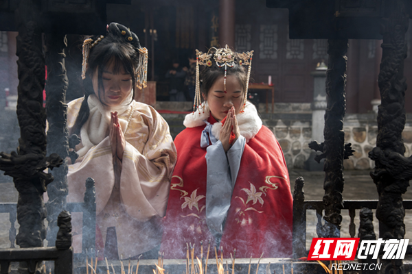 系祈福带,品腊八粥 武冈云山新年祈福大会来啦