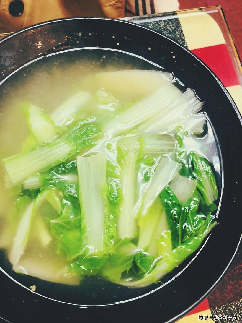 原创美食推荐:青椒酿肉,小白菜滚鸡汤,红烧藕丸,鹌鹑蛋肉丸