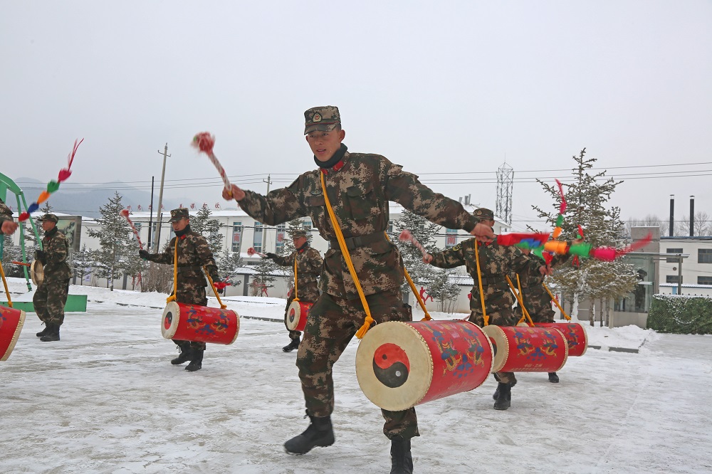 甘肃甘南武警支队新兵图片