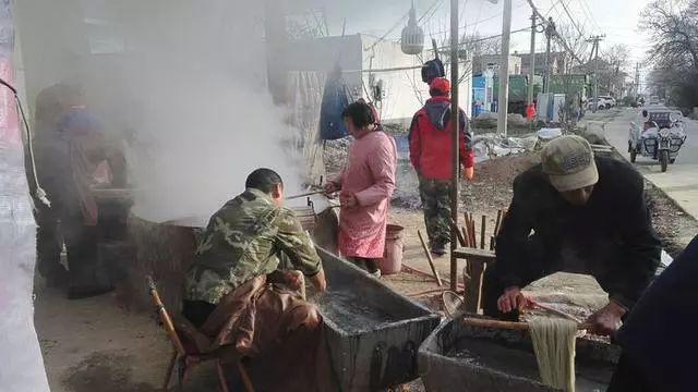 朱仓村红薯粉条闻名洛阳冬天时家家户户致富忙