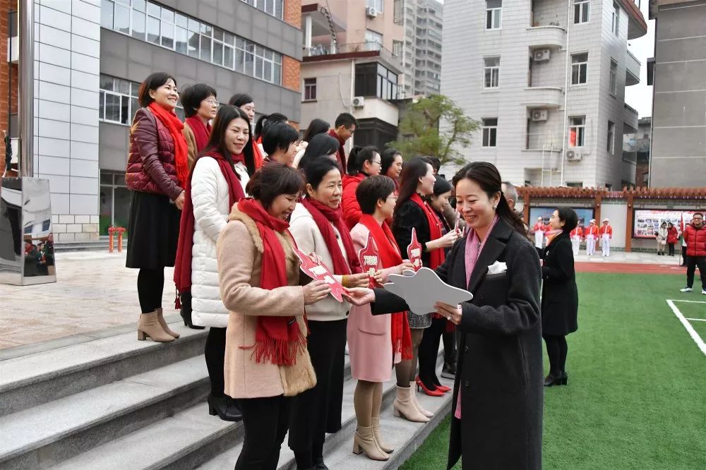 幸福校園努力的你最美麗記福清市實驗小學美哉實小少年國旗下主題教育