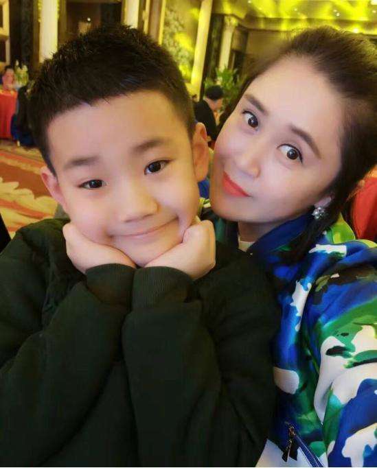 赵本山徒弟王小宝妻子比他小19岁是剧中女儿香秀的闺蜜