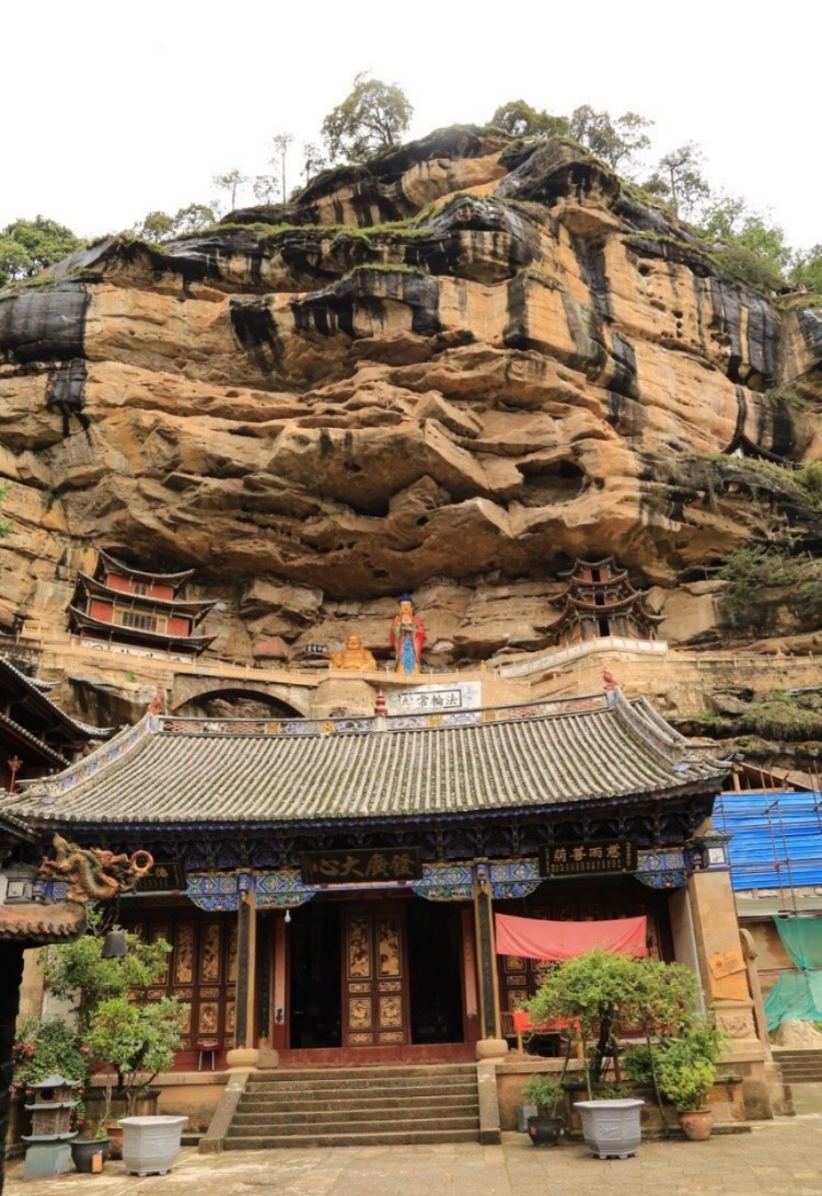 云南的"悬空寺"——剑川宝相寺