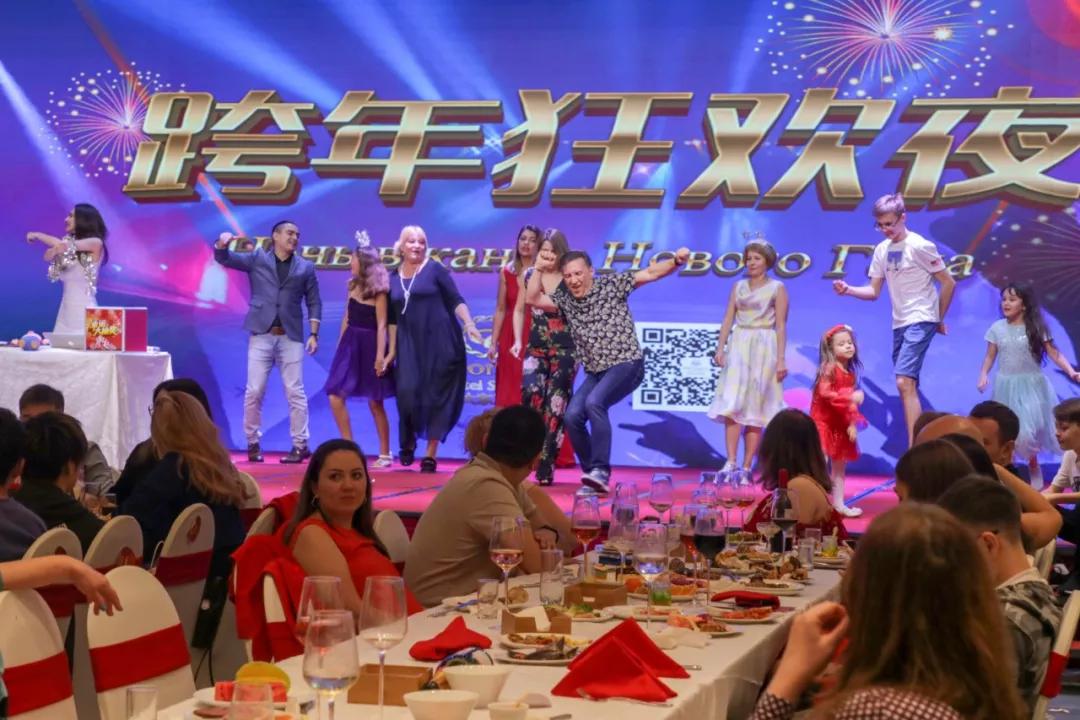 只争朝夕不负韶华三亚大东海酒店跨年狂欢晚宴圆满落幕