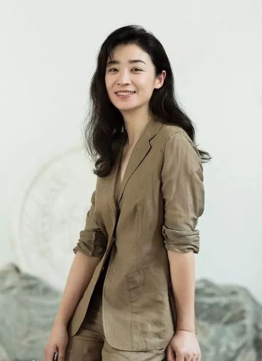 新同事——她就是剧场新任艺术总监,著名导演:杨婷