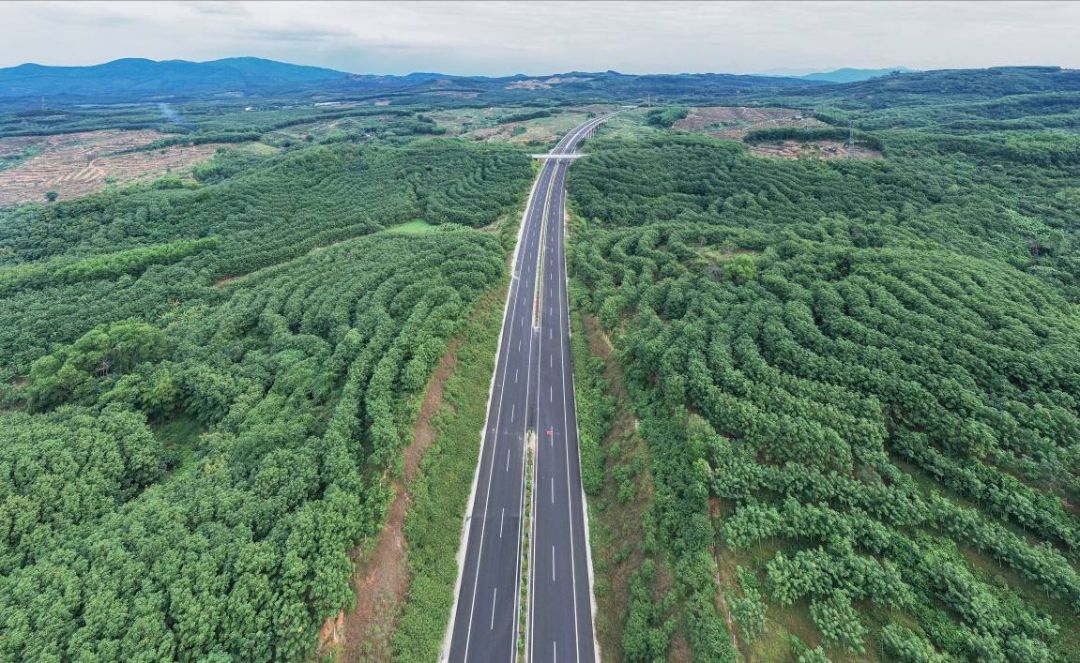 喜讯海南万洋高速公路顺利建成通车