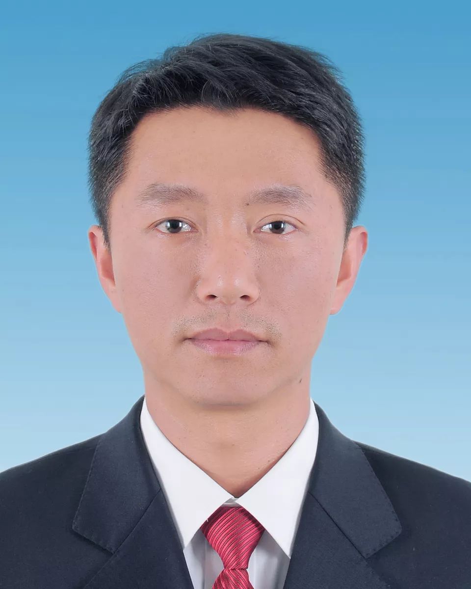 陈晓俊,男,汉族,1979年7月生,研究生学历,法学硕士,中共党员.