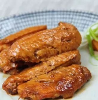 把1斤鸡翅扔进锅还不加1滴水出锅后儿子连骨头都想吃