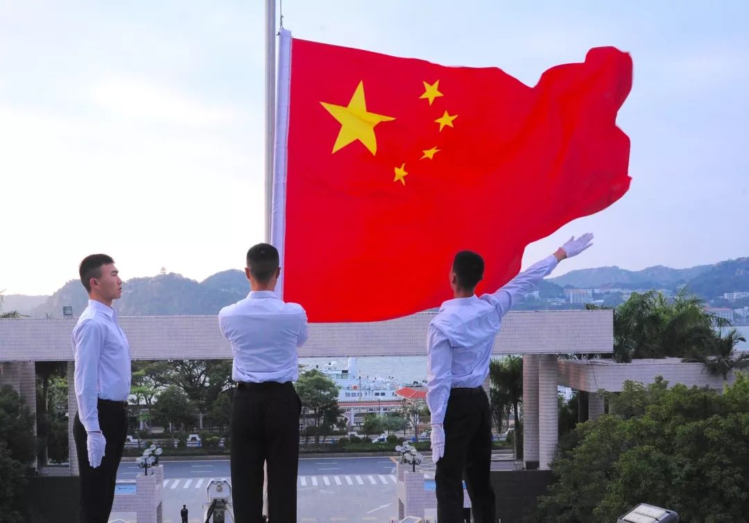 奋力开创美好明天 | 汕头市委,市政府举行2020年元旦升国旗仪式