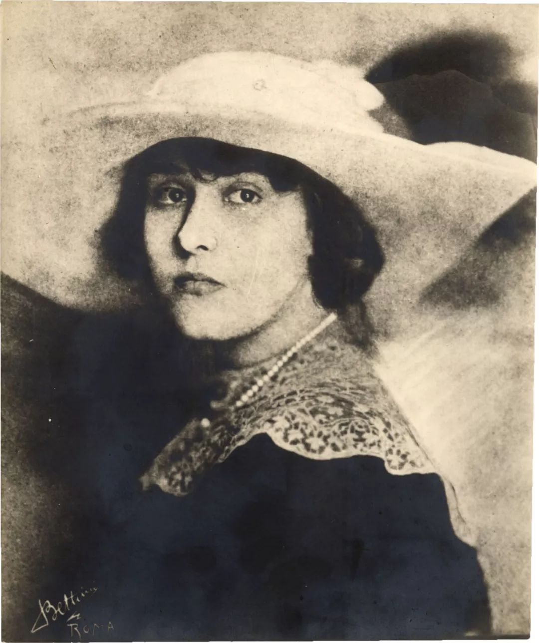 她或许是阿根廷最杰出的女性博尔赫斯