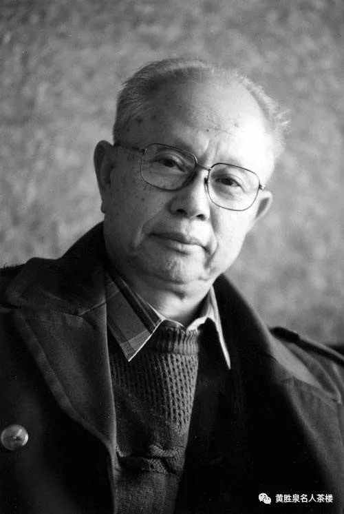 特邀嘉宾在那桃花盛开的地方著名军旅作曲家铁源