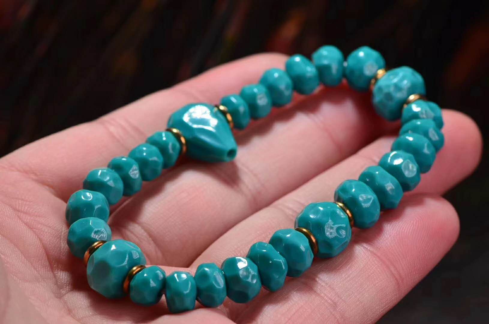 一篇文章告诉你绿松石的玉化包浆是什么